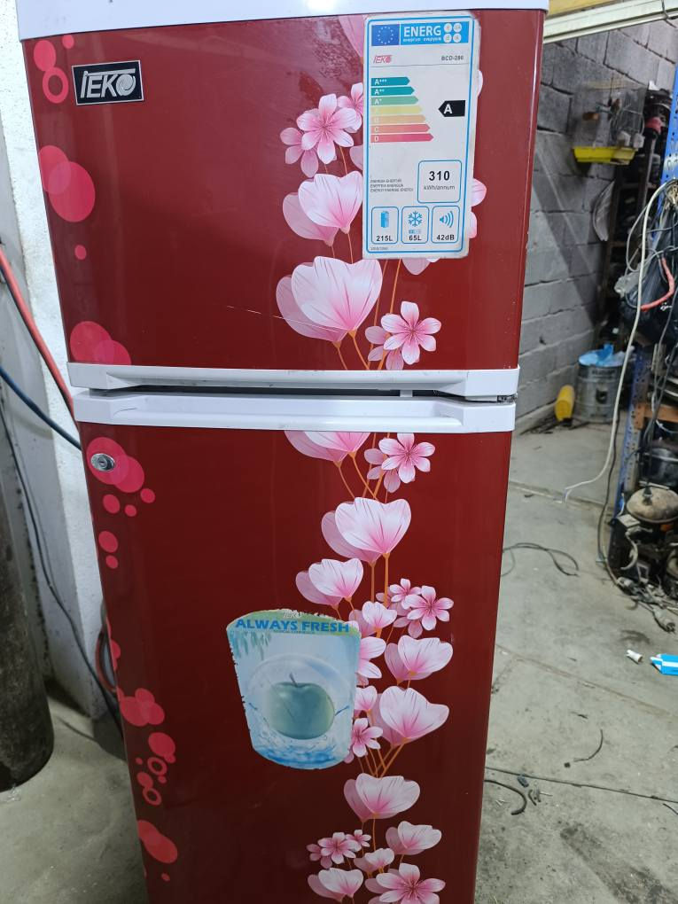 يوجد جميع الأحجام الثلاجات باسعار مناسبه وغسالات عاديه وغسالات سامسونج اتوماتيك ومكيفات وسبالت كربلاء الحر قرب مستشفى التركي *********** كربلاء, العراق
