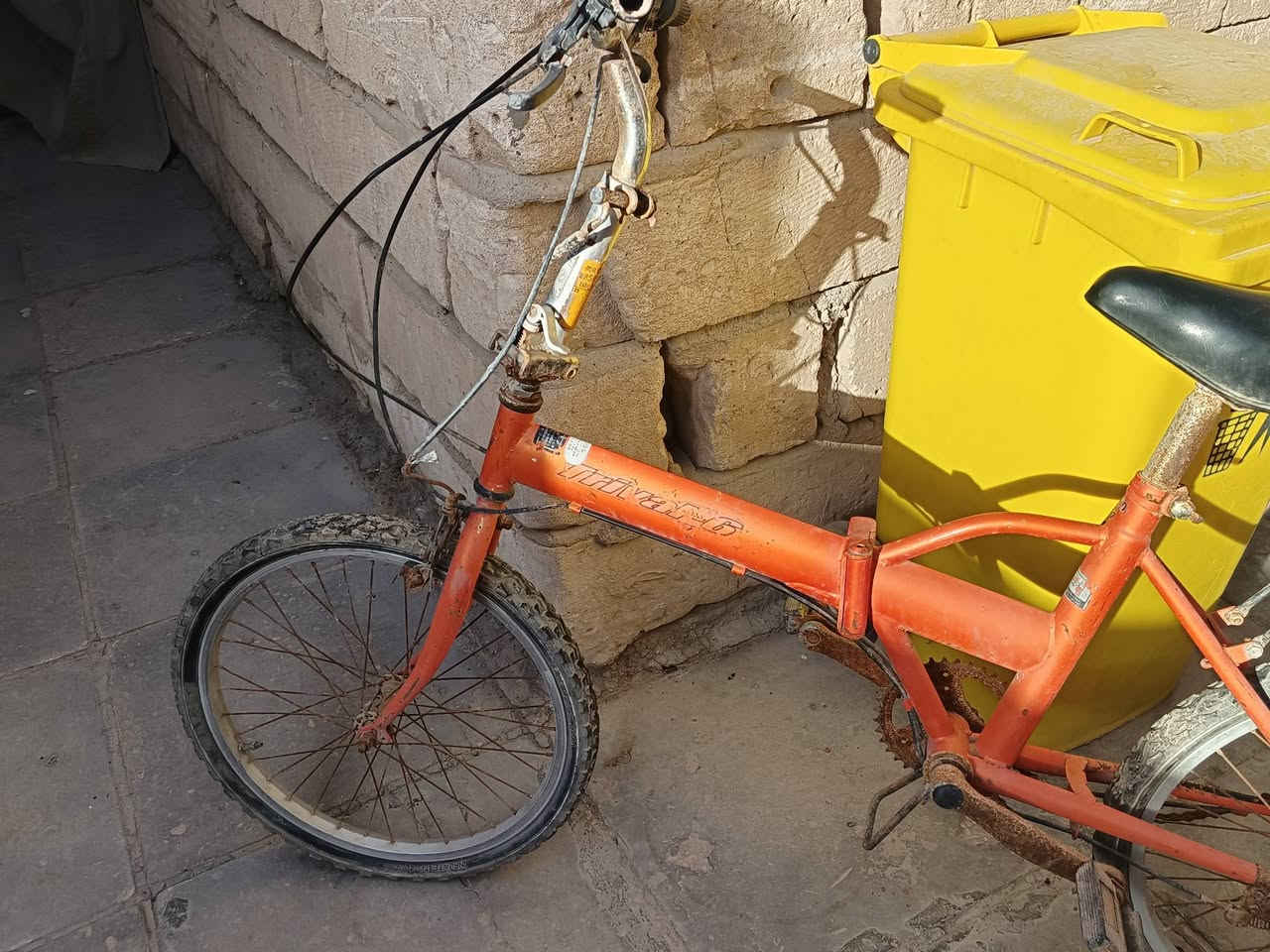 بايسكل طباكي حجم 20 السعر 20 الف
التواير مزرفات
والسكان ملحوم 
العنوان حي العسكري شارع التانكي 
للتواصل (***********)
