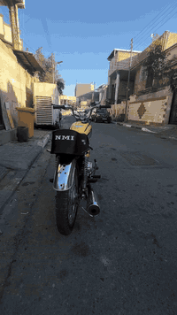 ناما شلامجة للبيع دراجة حلوة وقوية ما ناقصها شي صوت المكينه ناعم ناعم ومكفوله من الطول للطول تعمير 25 ادوات ادوات ادوات السعر 650 وبيها مجال العنوان البصرة القبلة حي الجامعة شارع مستشفى الطفل للاستفسار على الرقم ***********
