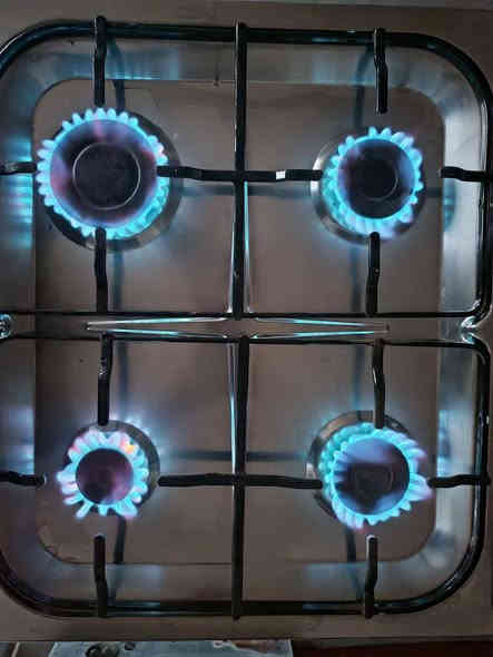 للبيع طباخ اربع عيون 
شرط الشغل والنظافة 
85الف بي مجال بسيط 
***********واتس
***********واتس
