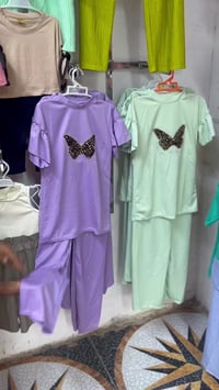 ملابس أطفال • للبيع