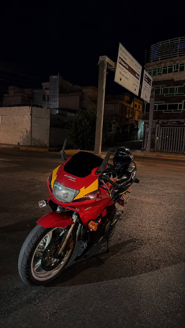 Honda CBR 600
 F2  1998 بۆ فرۆشتن 

٢٥٠ مەسروفی نیە 

هەموو گیانی لۆکە

بێ عەیبو عار 

١٦ گەڵا قفڵ

سلێمانی 

***********
