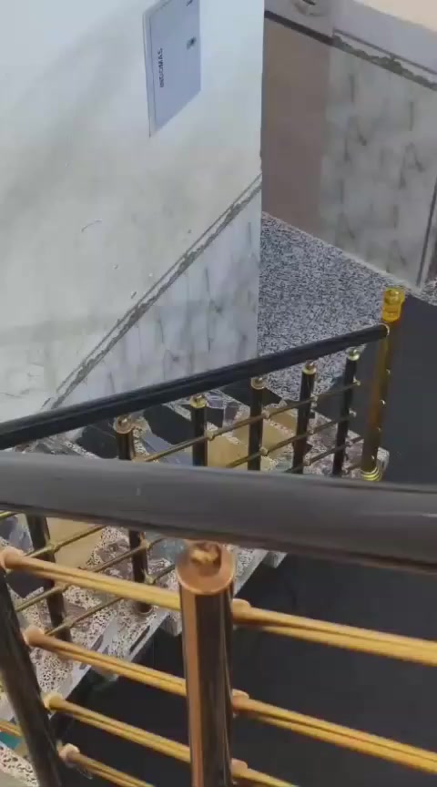 بسم الله توكلنا على الله
دار للبيع مساحه 100متر مربع بطن ركن 10نزال 10واجه طابقين طابو صرف بناء طابوك صب كونكريت الطابق الارضي كامل غرفه وصاله ومطبخ واستقبال وصحيات ومناور الطابق غرفتين وباقيه غرفه سطح العنوان حي الغدير  ثاني فرع عن أسواق فطومه الاستفسار ***********
***********
