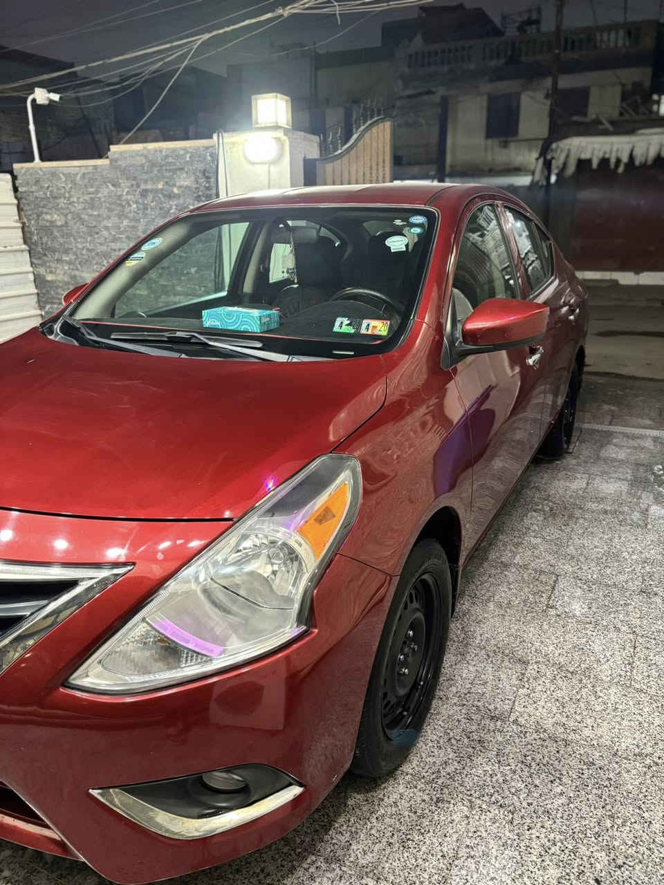 سلام عليكم 
نيسان فيرسه 2019
رقم سليمانيه جديد
مكينه ١٦٠٠
موصفات معروفه
تحكم فول 
شاشه جبيره 
السعر 105 وبيه مجال قليل
حادثه فقط قبق جنطه راجع نفسه بيه صبغ مكان رقم فقط بدون ايرباك بدون دواخل 
سياره جاهزه ل اخير مسويله ادامه ل كير وما بيه نقص تخم تاير جديد
ماشيه 80 ميل
مكان بغداد امين الثانيه 
***********
