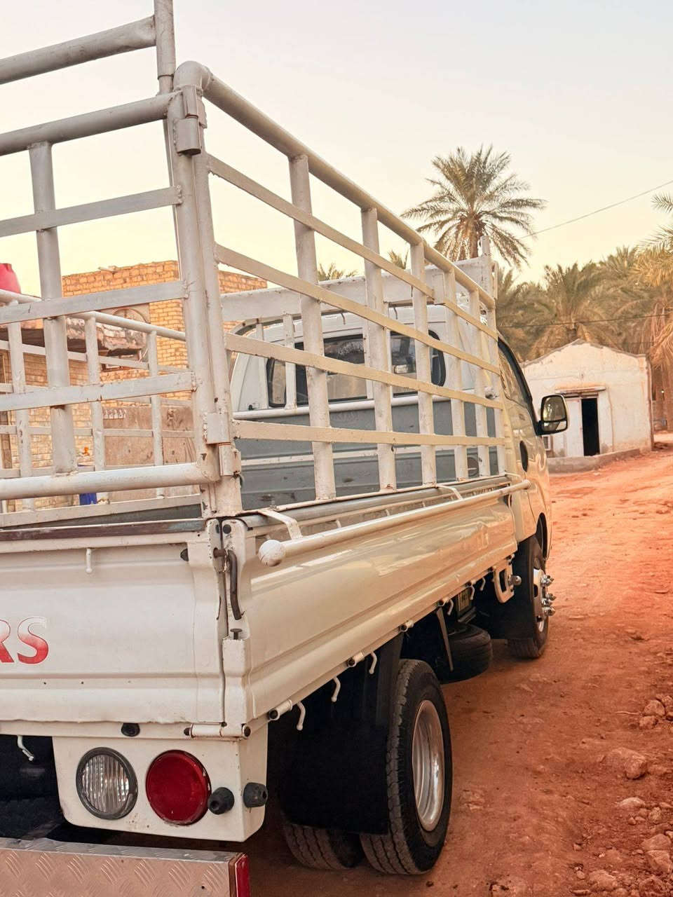 كيا موديل 2018 سياره جديده
مكينه وكير خير من الله حداديه جديد تخم تأير محور 
سياره جاهز من كل النواحي ماعايزه برغي رقم قادسيه نكليزي مداور ثاني يوم بسمي  ل مو شراي لا يخابر ويتعب 
*********** مامتواجد خاص لا تراسل الشراي يتصل
