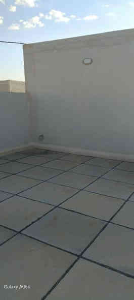 بيت في مجمع الغدير كربلاء 153 متر طابق واحد ركن مميز غرفتين واستقبال ومطبخ وحمامات عدد 2 وكراج وحديقة معروض ب ١٨٠ مليون مع المجال 
***********
***********
