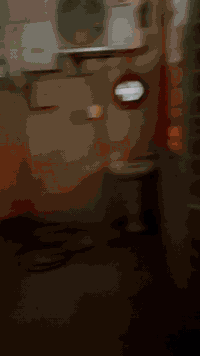 السلام عليكم البيت للبيع في منطقة الحرية الدور نواب ضباط شارع المشتل المساحة 100 متر واجهه 5 نزال 20 
البيت 3 طوابق يحتوي على 6 غرف و3 حمامات  
للاستفسار الاتصال او واتساب على الرقم ***********
