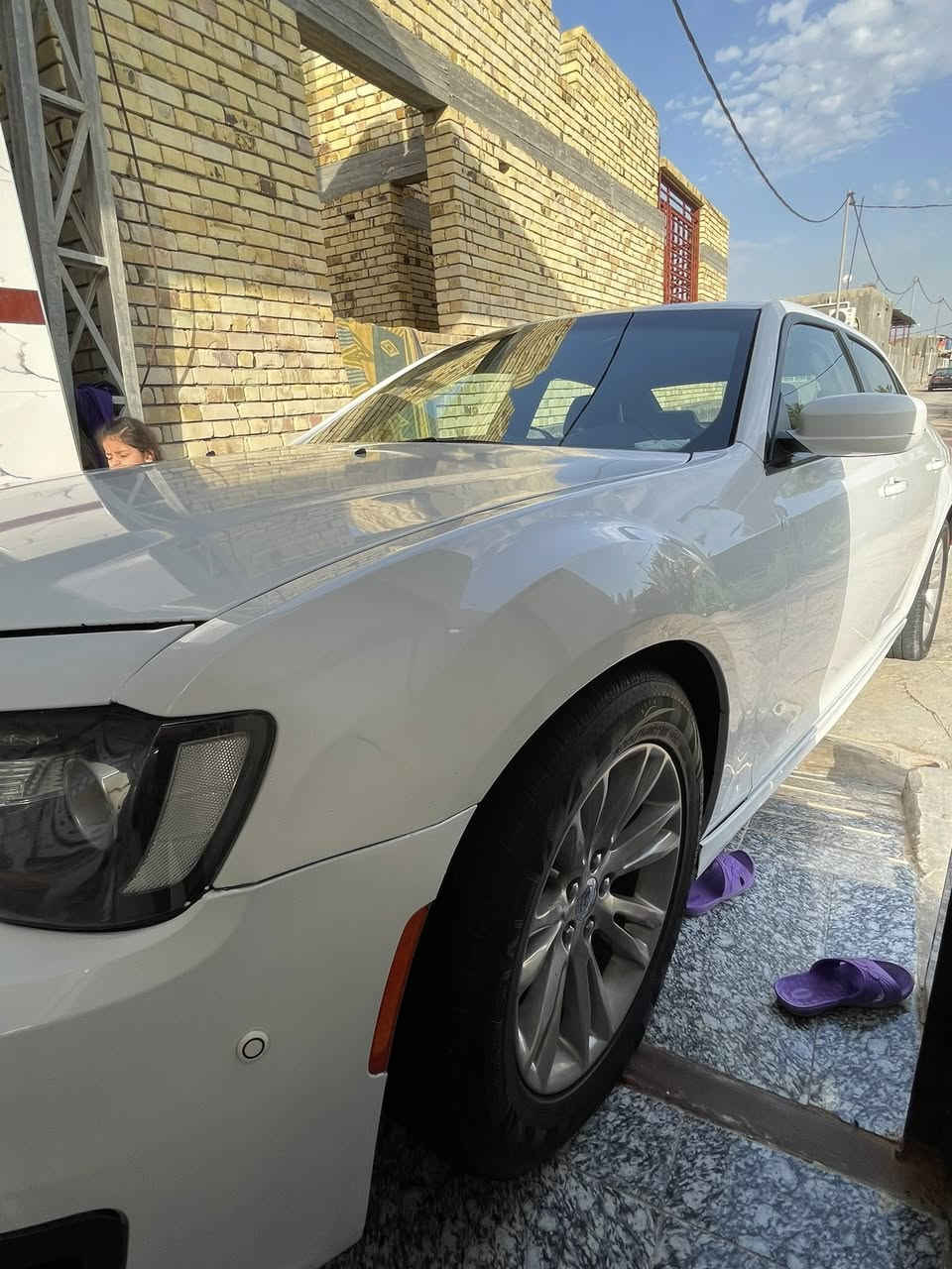 السلام عليكم بيع مستعجل  كرايسلر 300s
18اصل  جاملغ وبنيد حره تحويل مباشر ويل مكسيكي موصفات الsمعروفه جاهزه للبيع تبريد حداده ماشيه قليل 

سعرها 210 مجالهه كلش بسييط وماكو هيج سعر تره

مكاني البصره الصادق شارع العلم  

+964 783 279 3349

مكلف بل نشر
