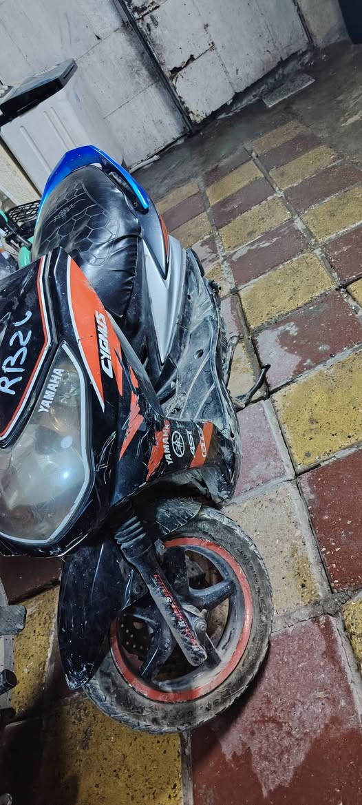 السلام عليكم دراجة سكنس كابريتر دراجة كاملة مكملة كهربائيات شغالة مكينة ناعمة وحلوة السعر 400 وبيهه مجال ***********
