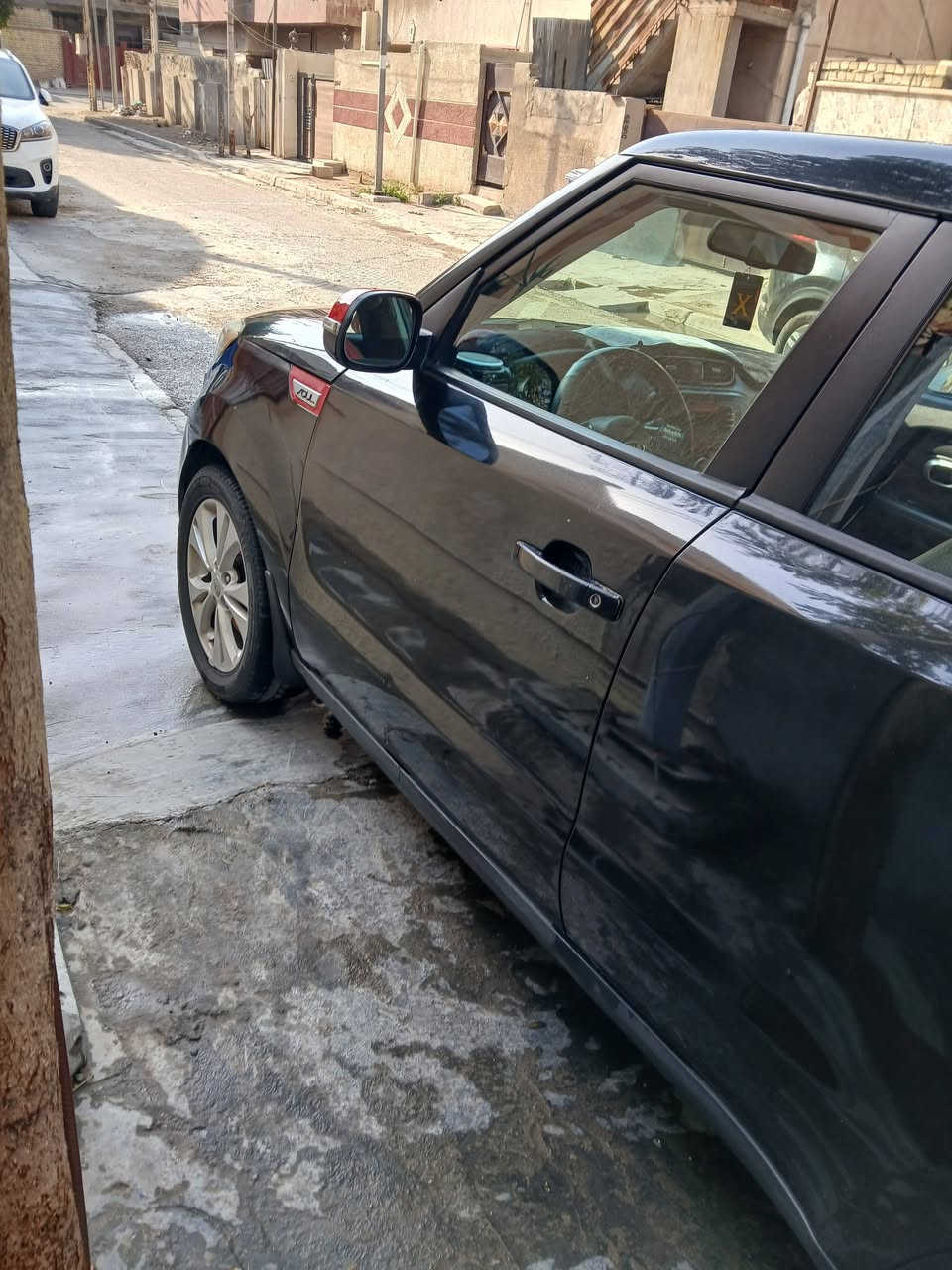 السلام عليكم كيا صول ٢٠١٤ وارد امريكي محرك ٢٠٠٠تبريد وتدفئه شغال محرك وسياره كلها ع بعضها خير من الله كله شغال كهربائيات كامله باسمي سياره ضربه ع جهه يسار( سعر ١٠٠ ورقه)  *********** بي واتساب متواجد وقت العصر
