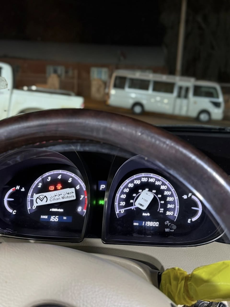 Avalon 2012

نەرمەلۆن ٢٠١٢
گێرومەکينە بەشەرت سەوتی دييجتل نيە 
کەنەديە  ناو خورفە ١٠٠/١٠٠جوانە 
١پارچەو نيو سبوخە بەس پەمپ داعم ولێدراوی نيە 
تەقەورەقەی نيە بۆ مەسرەف مەگەری يەک سەنت مەسرەفی نيە ***********
١٢٥ مەجالی زۆر زۆر کەم
