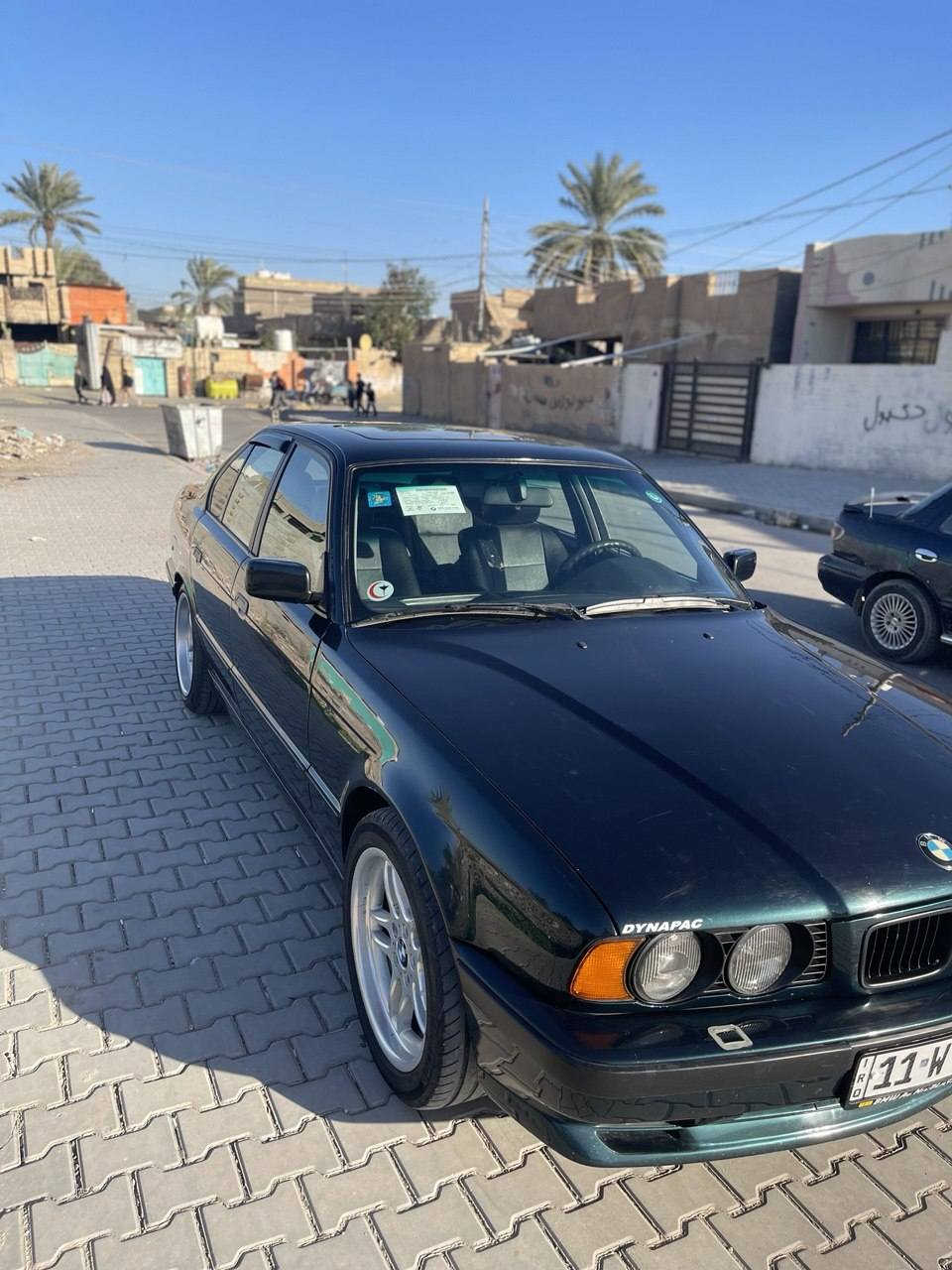 بيع مستعجل ⚠️
BMW 535 1990
السيارة جاهزة خير من الله داخل خارج محرك النظافة 100٪ 
اللون زيتوني ميتاليك محرك 6 مفتوح كفالة 
گير حاوية كفالة 
حدادية وتايرات 80٪ 
كشنات كهرباء 
فتحة سقف كهرباء 
مرايات كهرباء 
تبريد بس غاز
السيارة احلى من الصور وما تصرف عليها جاهزة من كل النواحي 
عليها إدامة كاملة 
السعر 77 وبيها مجال 
غير متواجد على الفيسبوك 
للاستفسار ***********
***********
