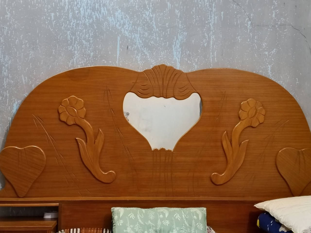 غرفه اخشاب للبيع استخدام قليل ***********
