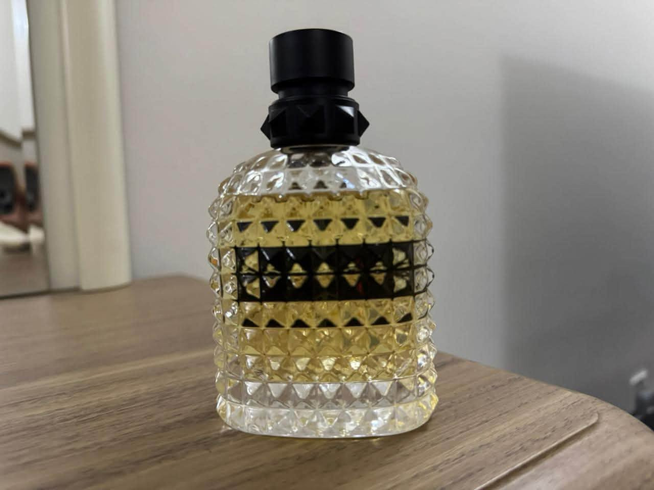 للبيع
للبيع عطر فالنتينو مستعمل مثل ما موضح 

السعر: ٨٥ الف 

العنوان : بغداد الكراده العرصات متواجد من ساعه ٥ العصر الى ساعه ١١ بالليل 

للاستفسار: ***********
