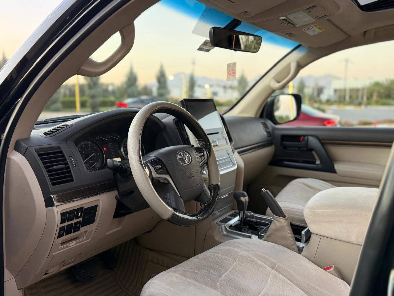 لاند كروزر موديل2020.GXRمحرك6سلندر سعه4600.مكفوله كفاله عامه عنوان سليمانيه السعر520بيها مجال***********/***********وبيهن واتس
