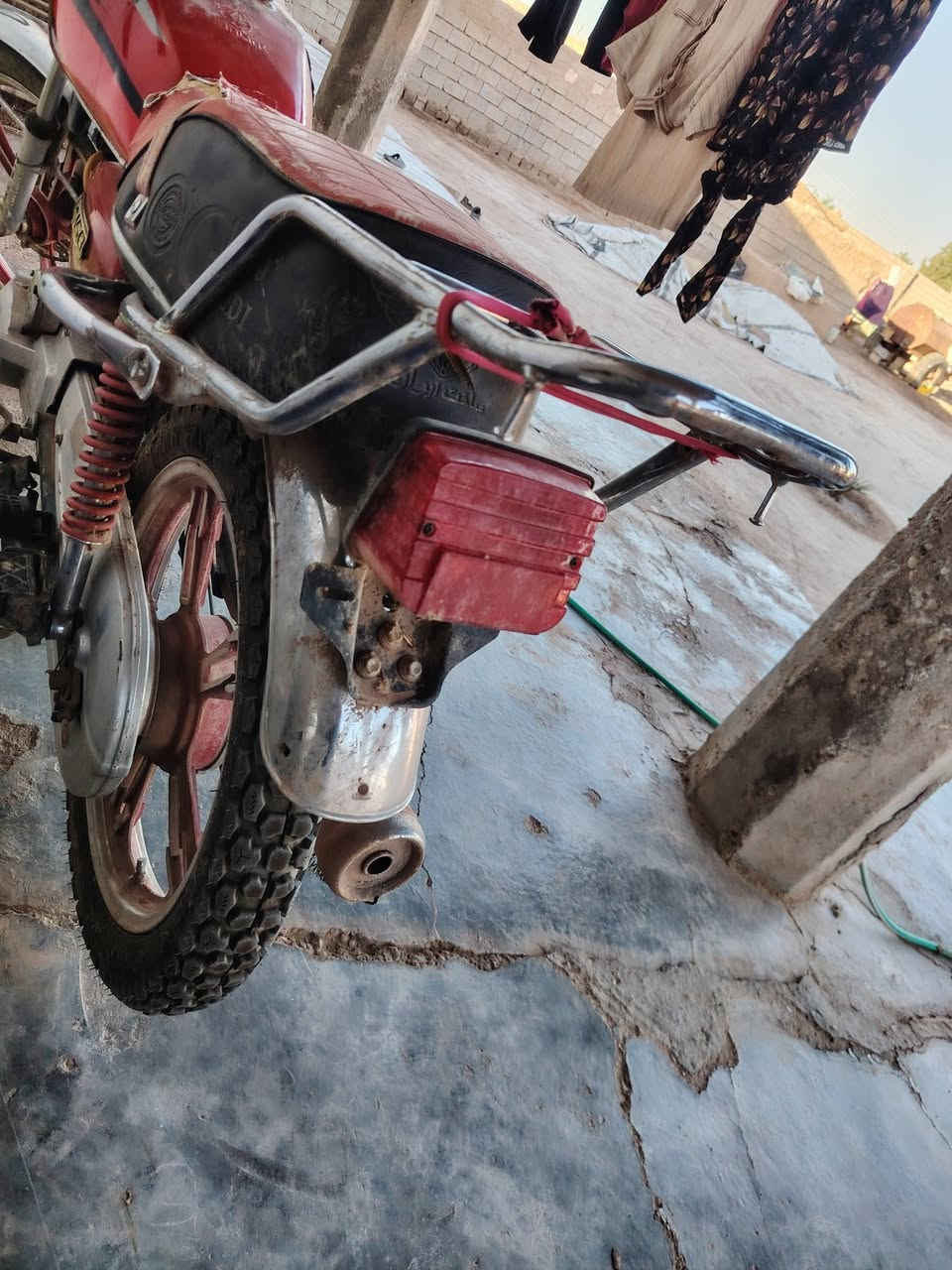 السلام عليكم عندي مطار سيفان موديل 21 نظافه فول محرك ما ابي شرط حتى اوراق جمرقيه موجوده بيه  ***********
