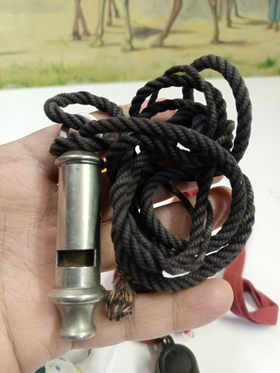 4 صافرات قديمات سعرهم 10 الف
بالة انكليزي
.
#شلعة


**إذا كنت صاحب هذا الإعلان وتريد حذفه لأي سبب، رجاءا أرسل رسالة إلى الدعم الفني**