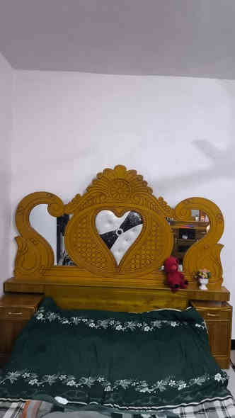 سلام عليكم شباب غرفه البيع غرفه خشابه جديده مستخدمه 3 اشهر مكاني البصره ابو الخصيب  سعر الغرفه 750 وبيها مجال رقم تلفوني ***********
