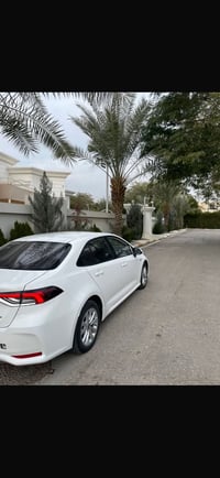 للبيع كورلا موديل 2024 هايبرد مكفوله ماشيه 22 الف السعر 149 ورقه وبيهه...