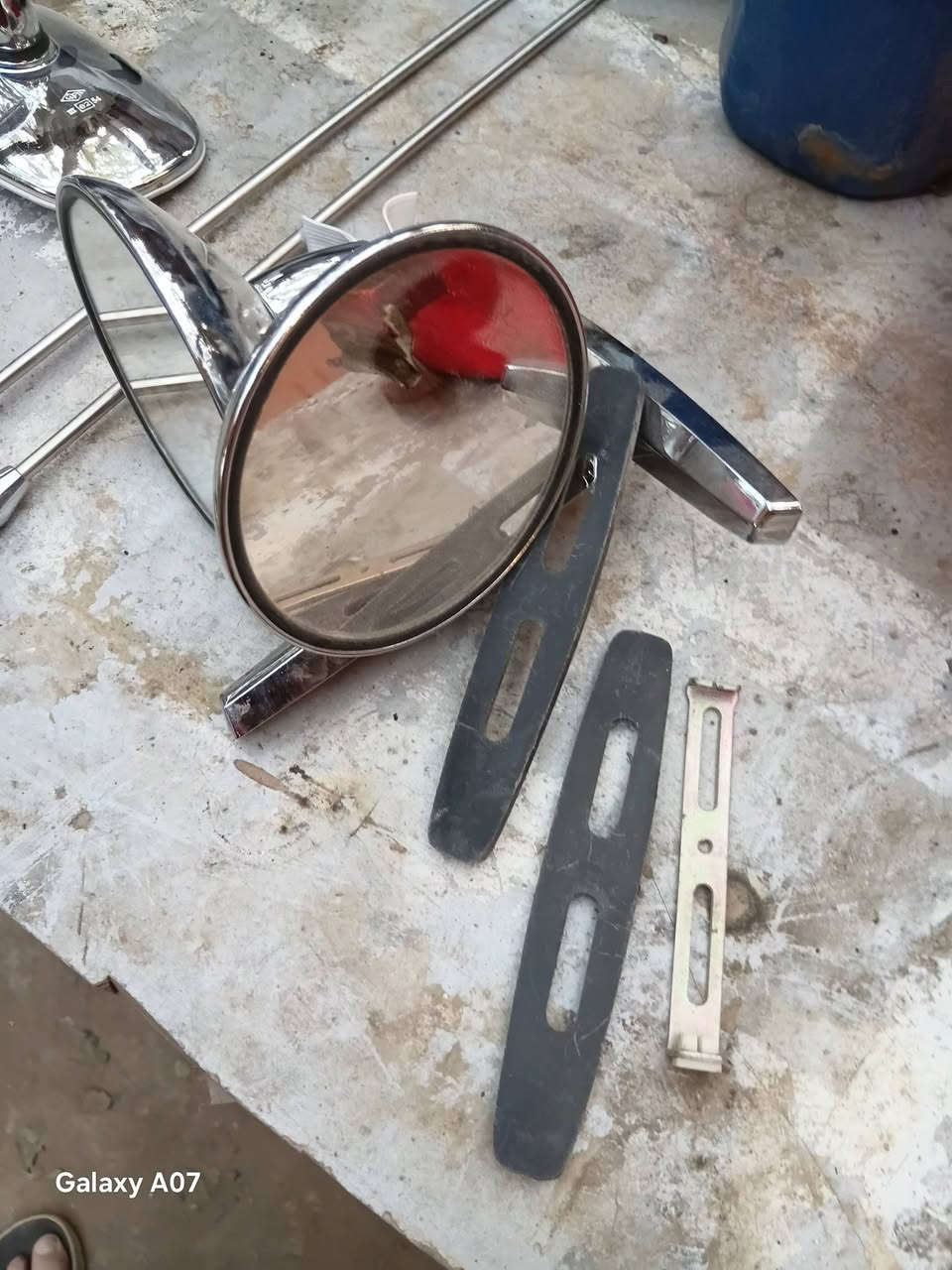 للبيع
نوعين مرايات كلاسك الدائري تتحرك نصف حركه والبيضويه ام الختم حركه كامله مفصلين واريل اصلي عدد ٢ مكانهم بغداد كلهم شلع اب ورقتين كلهن

الرقم ..***********
