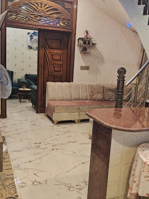 دار 100م ركن وعلى شارع 15م حي الجامعة مطلوب اسكان 13مليون قرب شارع سوات
طابقين 4 غرف نوم/2صالات/استقبال/مطبخ/3مجمع صحي/
مراجعة مكتب القسيم /ام الخيل شارع السايدين قرب مجمع الحسناوي

‭***********‬

‭***********‬
