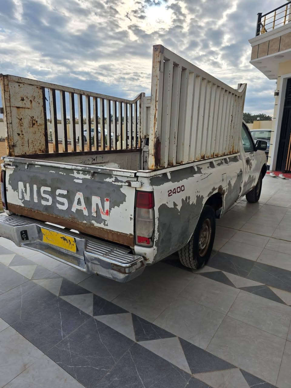 سلا عليكم البيع نيسان شبوط موديل 2002 رقم بغداد ورثه بدون تحويل تكفلك عشارين سياره من كلشي بلادي تبريد شغال محرك كير صدر كله جديد مكان سياره تاجي المشاهده رقم تلفون ***********
