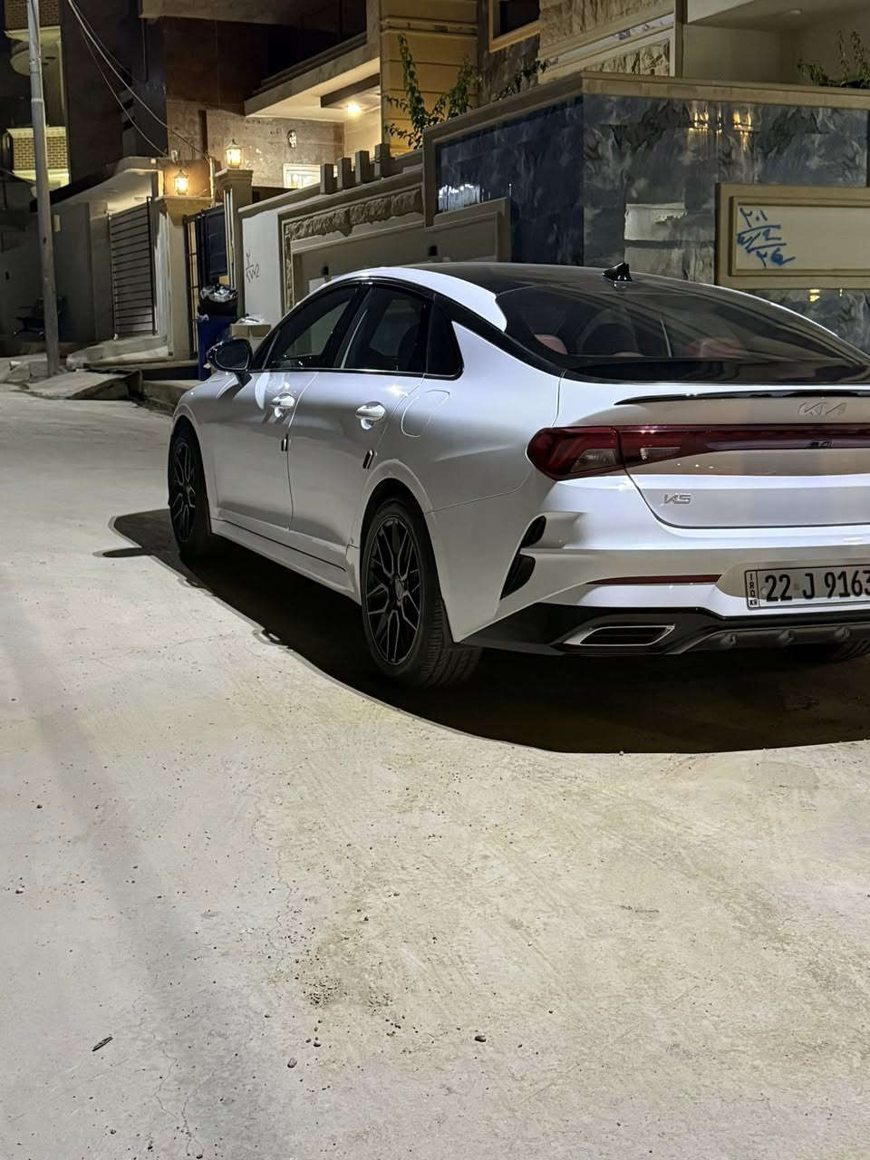 كيا كي فايف 
جيتي لاين 
موديل 2023
فول مواصفات الأخير
كشناها ماروني كهرب
فتحه بانورامه 
محرك 1.6تيربو
السياره بيها بابين مبدل وبيها قطعه بيدي ار   والجاملغ الخلفي صبغ وملاحضات خفيفه 
السياره فول للأخير سنويه هزه جدد 
تخم وياله خاص باللون الاسود الفحمي
السياره بالموصل 
سعرها 195
متواجد واتساب  ***********
