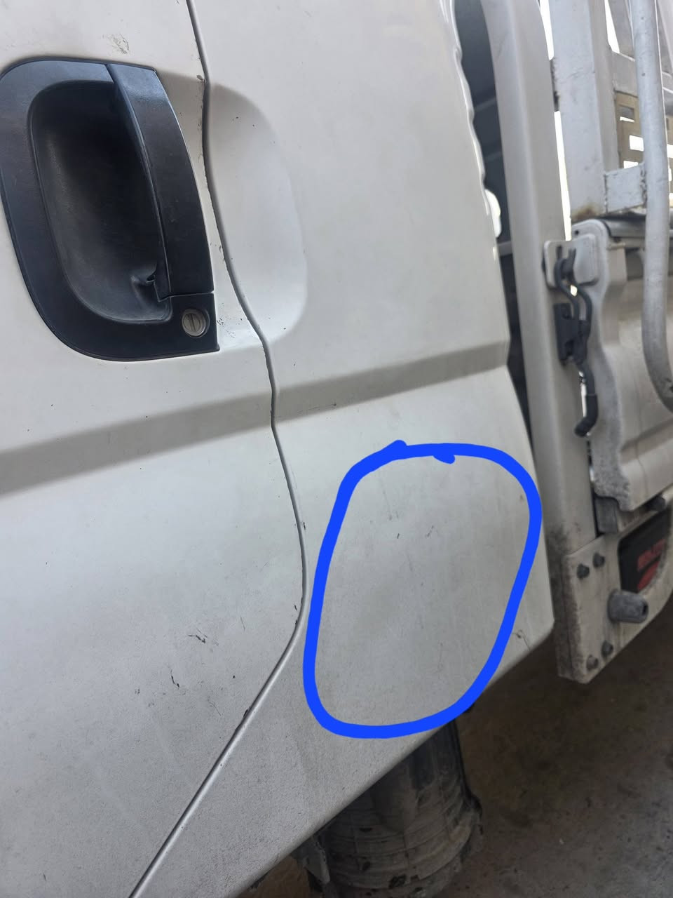 السلام عليكم كية البيع موديل 18  سياره مكفولة كفالة عامه من الصبغ عد بارد بسط موجود بلمنشور    سنوية مشروع وطني مجددة 27  محرك 2700
سعر 120 وبيهه مجال بسيط
مكان بغداد حي العامل رقم تليفون ***********
