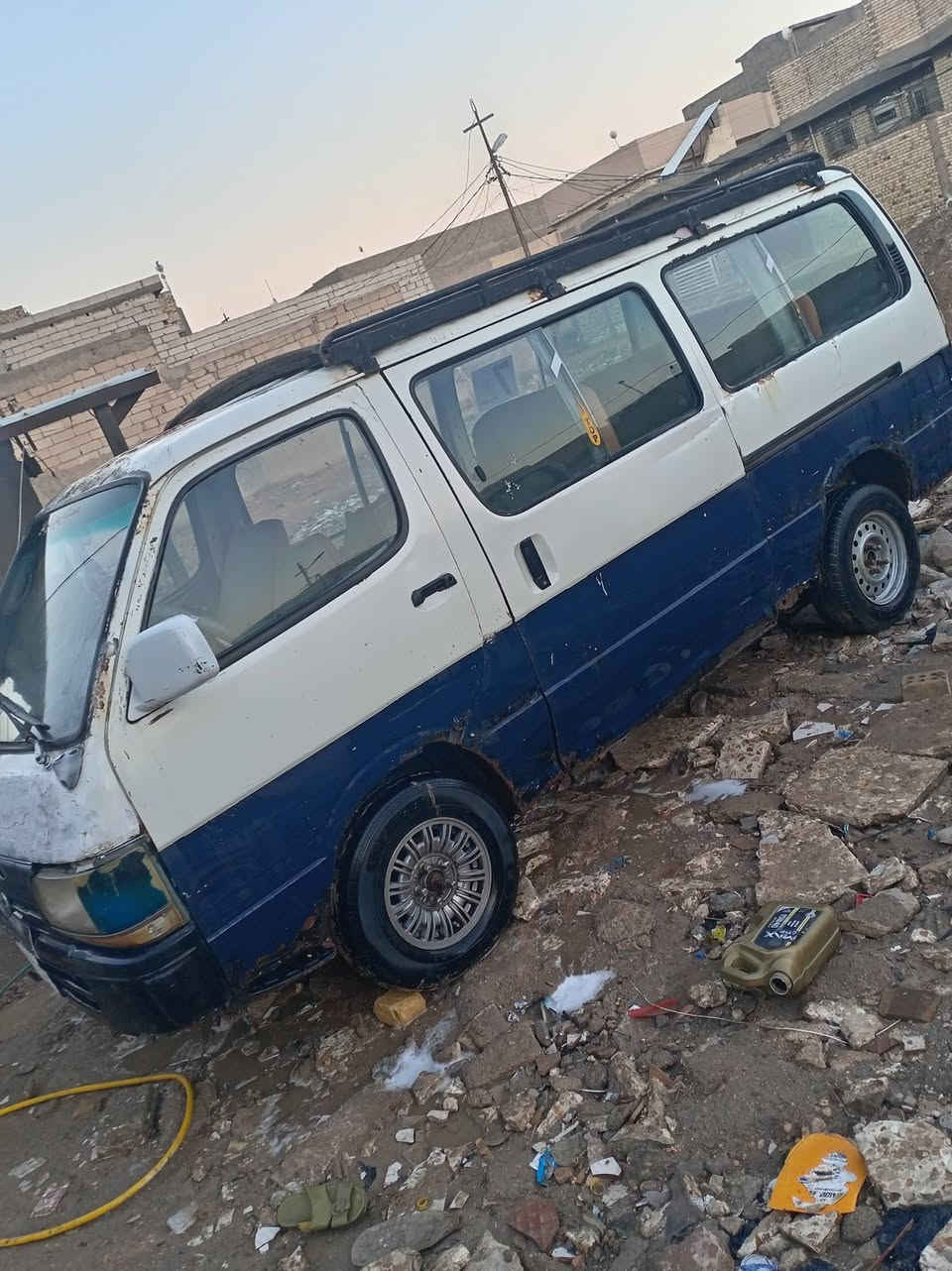 هايسه للبيع موديل ٩٣ سياره جاهزه محرك ونجي كير اوتو السياره ودوشمه جديده كشنات جدد طخم تاير صدر نظيف مكان السياره كربلاء طوريج *********** ابورسول
