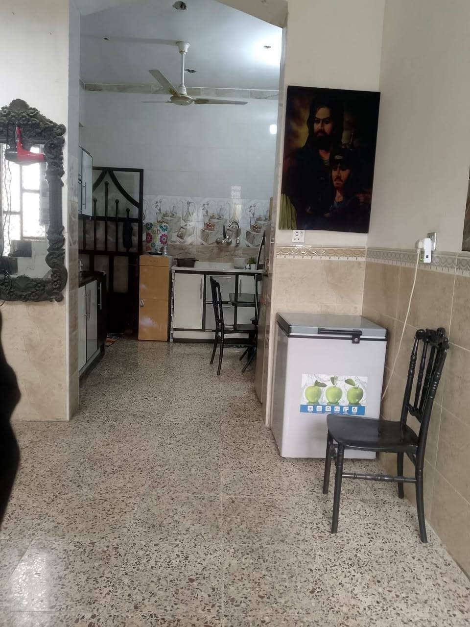 بيت للبيع او مراوس مساحه 100 متر  زراعي سند 117مربع طابق ونص 
العنوان الشعب المربع الي بصف حي المهندسين فتحه ملعب سانسيرو قريب عل شارع 
للاستفسار الاتصال على الرقم او واتساب ***********
