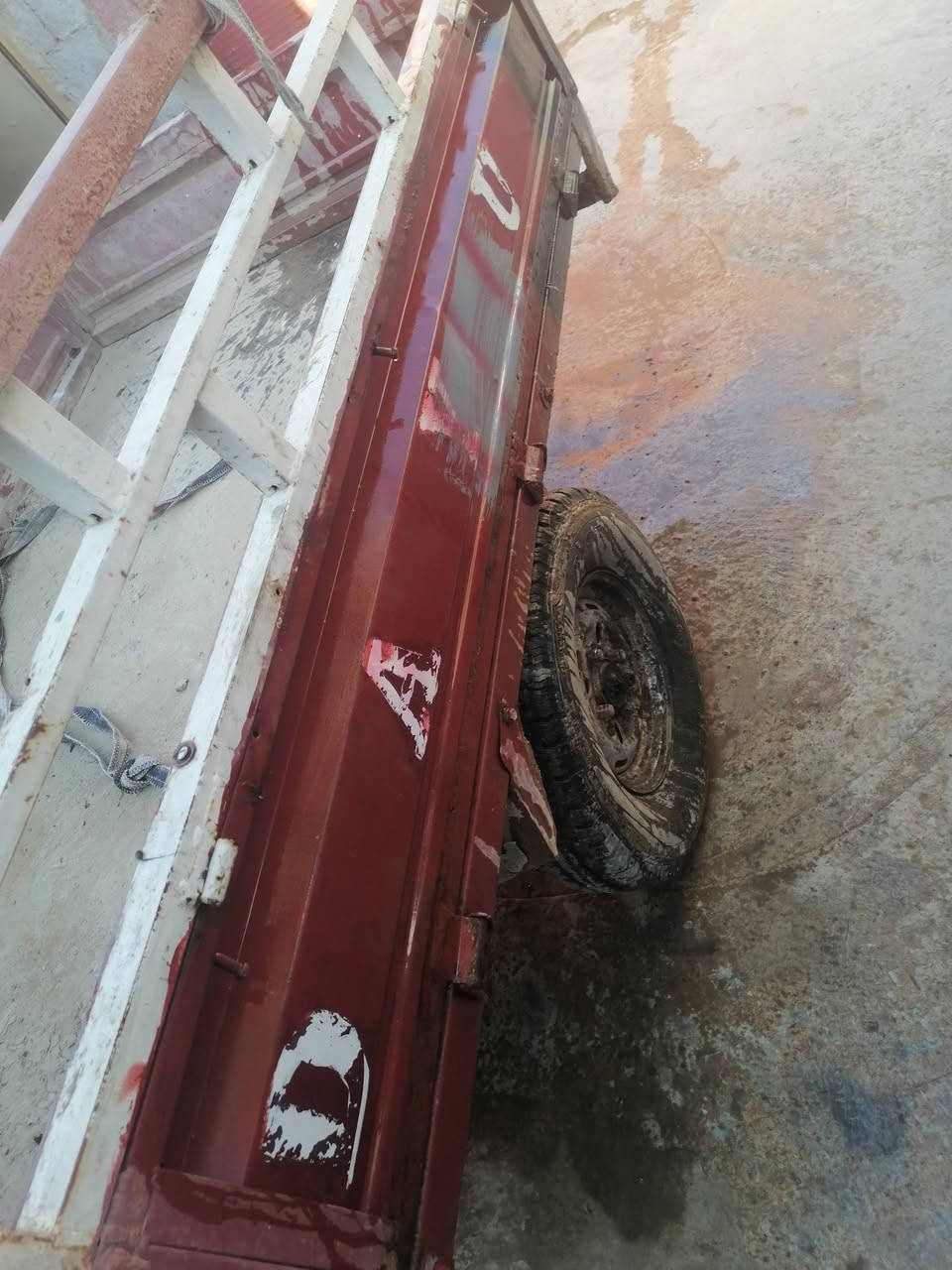 السلام عليكم ورحمة الله وبركاته ستوتة للبيع داي وان موديل ١٤ اوراق كاملة البدي كلش نضيف لا اخياس ولا لحيم  شغالة هندر واحد وبيها  محجر كامل السعر ٥٠٠ وبيها مجال العنوان بعقوبة المفرق للإستفسار الاتصال ع هذا الرقم ***********
