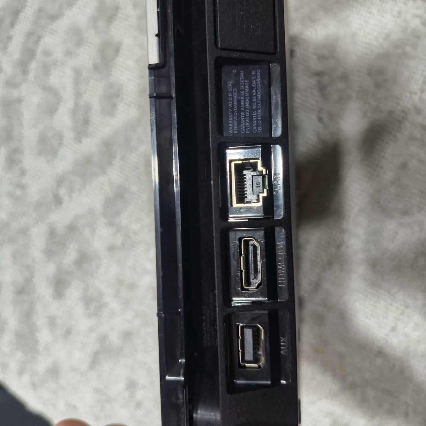 سلام عليكم شباب
بلي 4 مهكر سلم 

كامل ملحقات 

ثنين جوستكات

وشرط تاخذه ورا ما تفحض 

وشرط ونضافه ٪100

وبي برنامج تحمل العاب منو مجاني

سعر 310 بي مجال بسيط
  
مكاني موصل سهل نينوى برطله


**إذا كنت صاحب هذا الإعلان وتريد حذفه لأي سبب، رجاءا أرسل رسالة إلى الدعم الفني**