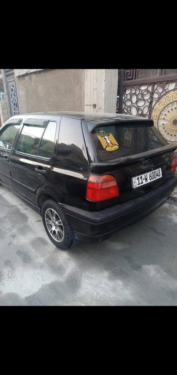 سلام عليكم ورحمة الله
كولف  ولوان اسواد 
مديل ٩٣  كير اوتو  محرك 200 بل طرش  صدر امامي وخلفي جديد  تبريد  ثلج  تفه  سيار كهربائي كله شغاله  ويل كب
 رقم بغداد  بسمي   شرط تحوبل   اي نقص ما بيه  سياره حلوه احله من صور   مروس حسب قناعه  45 بيه مجال ***********
