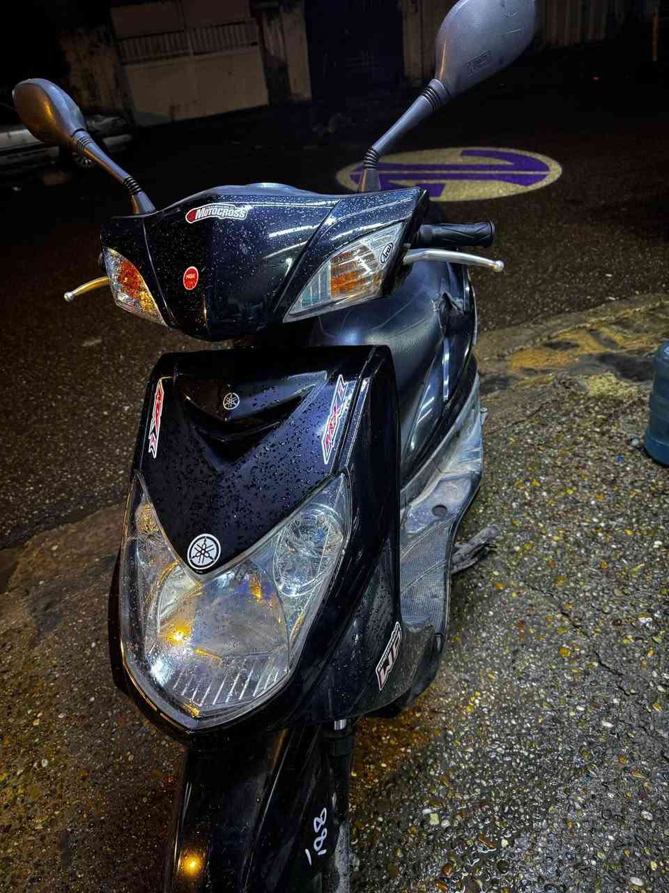 السلام عليكم سكنس فحل للبيع خطين قبق نفخ ستاند حساس بانزين كله محسن ودهن امزويل دراجه نظيفه ناقصها شويه ترتيبات اوراق اصورلي تاخذها بس ترقم عنواني بغداد الغدير السعر 12 ورقه وبي مجال خاص موجود ورقم واتساب فقط ( ***********
