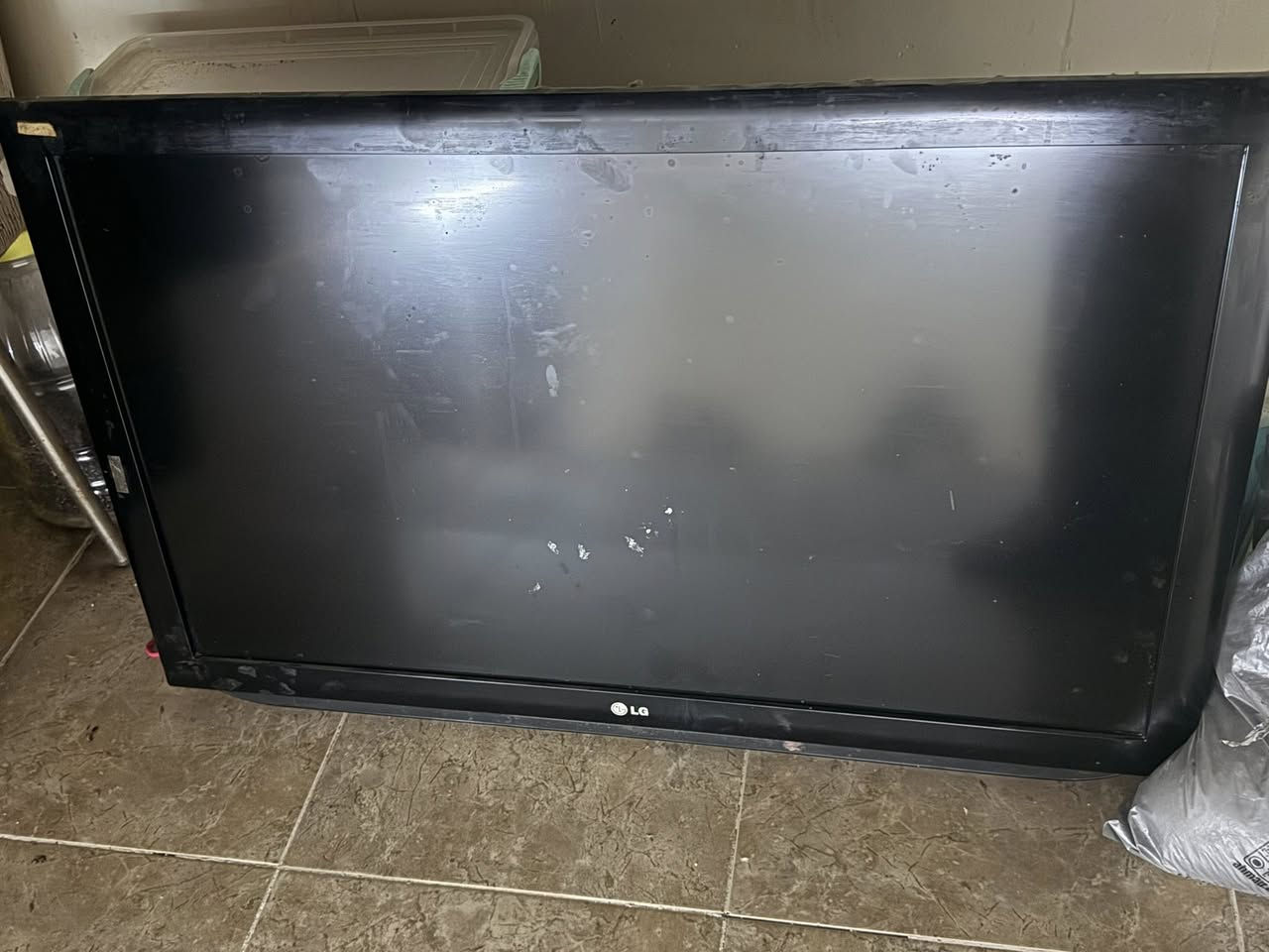 للبيع  كلهن شغالات  ***********
