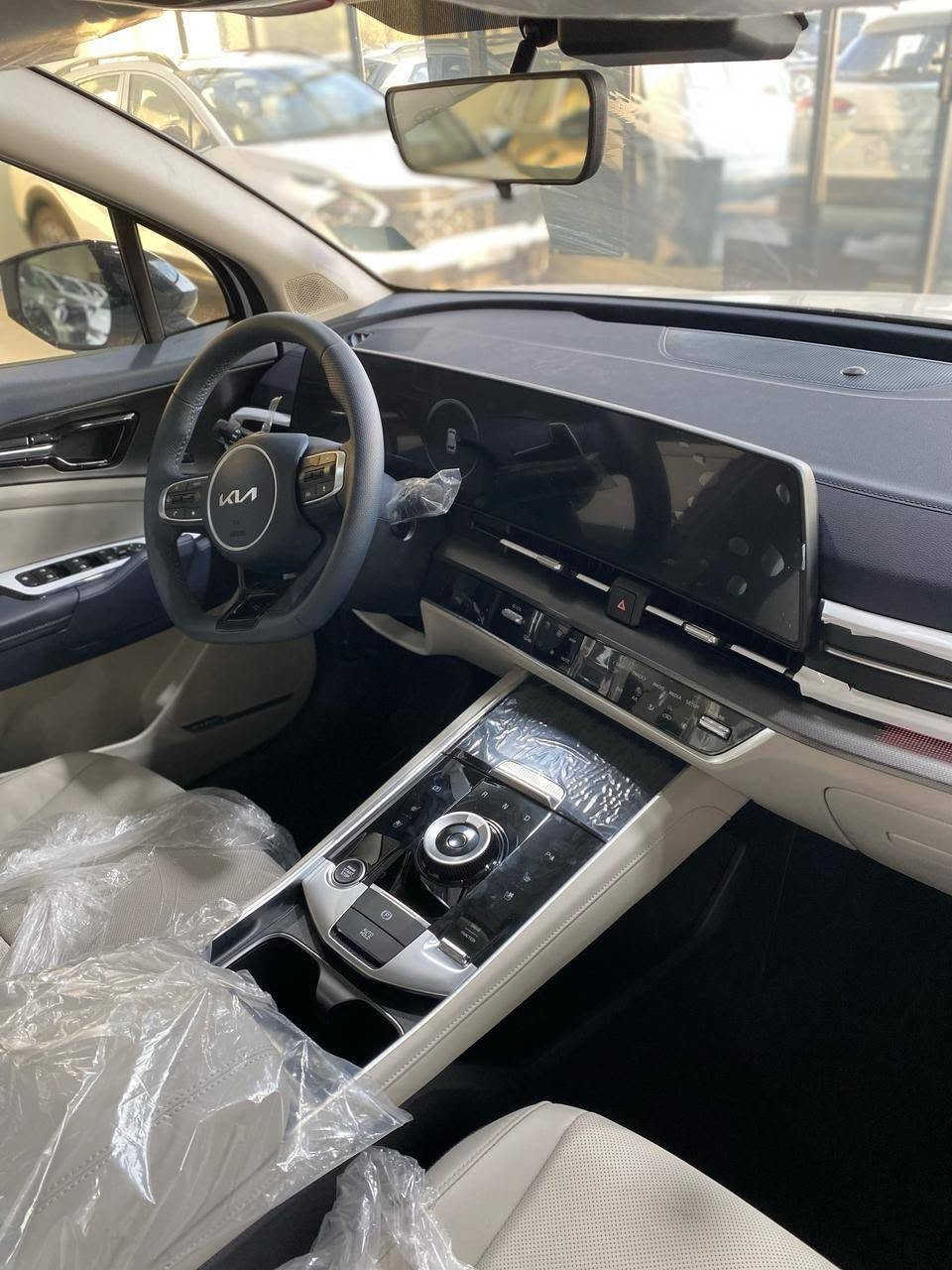 سبورتج هايبرد مواصفات VIP مكفولة
رقم بغداد دولي ماشية 7الاف ونص
محرك 2000 دوش
بنوراما شاشة ديجتال متصلة
كشنات جلد كهرباء وصندوق كهرباء
الكشنات امامي خلفي تدفئة وتبريد
تبريد قطعتين 
كشنات خزن ميموري
حساسات 360
كاميرات 360
ارضيات جلد
قيادة الية
وبعد بيها هواي مواصفات
السعر 37 مليون وبيها مجال 
اتصل وتدلل ***********
مكاني بغداد الدورة

