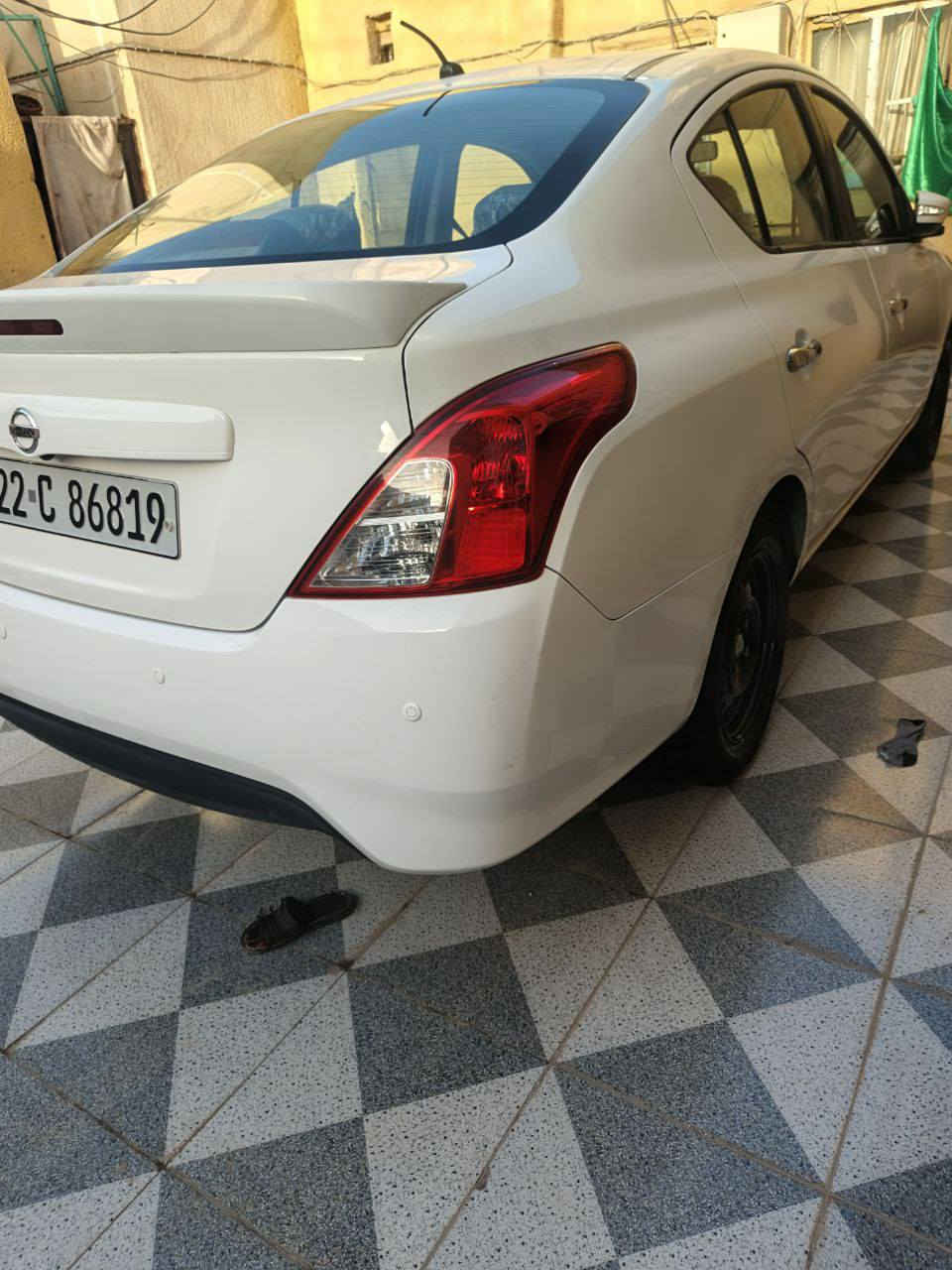 السلام عليكم
نيسان صني مصري موديل 2023 رقم اربيل
اربع جام كهرباء
 اشارة بالمري
حساسات خلفيه
كامرا وشاشه كبيرة
تبريد خلفي 
بيها ضربه جاملغ وبنيد بصفحت السدر 
رضربتهة صطحيه
شديتلهة مال مؤسسه بلاديات  
وبيها بل صندوق الخلفي ضربه بصيطه 
راجعه على رصيف 
مكانها النجف 
لستفسار ***********
السعر 113 وبيها مجال
