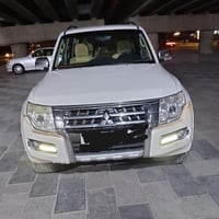 سياره باجيرو  موديل 2015 مواصفات ✅فول من عده الفتحه  مكينه 3.8   سياره...