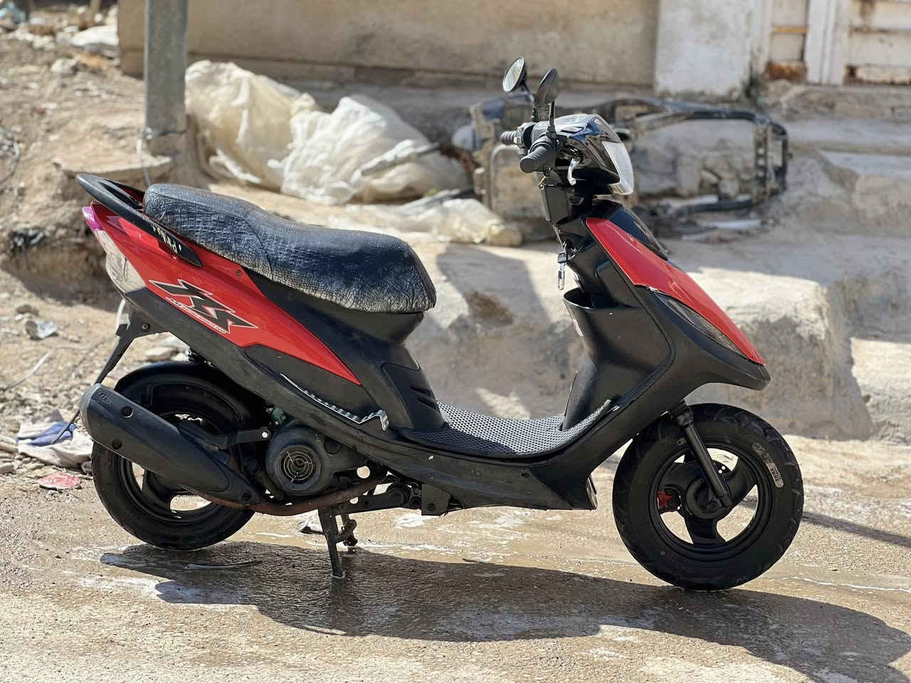 س ع ماكس عدله 120 للبيع 49 بلادي
مكينه خرسه وناعمه شلعه معدل 110 شرط كهربائيات 

كلها شغاله لايت عالي ناصي بك لايت اشاير زوج تاير جديد 

نكره بكل وقت سلف هندر 

سعر 600 بيها مجال للشراي *********** شطره
