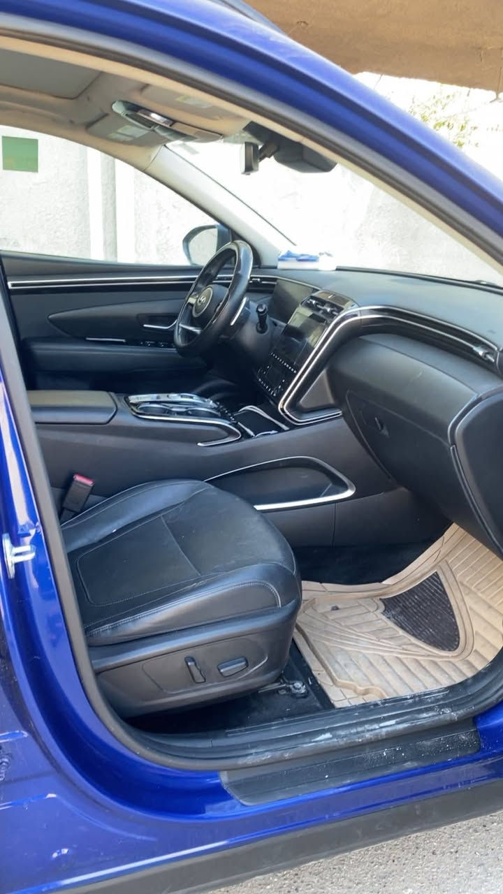 السلام عليكم
للبيع هونداي توكسان موديل 2022 وارد امريكي حادثهه باب جنطة خلفي مصلح نفسه ومصبوغ وبيهه كلير من امريكا باب وجاملغ امامي ايمن بجم كبس اير باك بردة فقط طاك لون ازرق حبري مميز ماشية 62000 كيلومتر مو ميل فول مواصفات للاخير  قمارة بانوراما محرك 2500 كير بيانو دكم كشنات جلد وكهرباء وخزن وتدفئة وتبريد شاشة كيجات وشاشة جبيرة واربع كامرات وتشغل كامرات بشاشة العداد ورادارات امامية وخلفية وجانبية وحساسات 360 درجة و خاصية تحريك السيارة بالريموت وجنطة وكهرباء وشتغيل عن بعد اعلى مواصفات تجي بالتوكسان تختلف عن الباقي سيارة جاهزة بدون نقص رقم بغداد باسمي رايدهه  
ب 50 ورقة
مكانهه بغداد الشعب 
للاتصال ***********
واتس اب ***********
