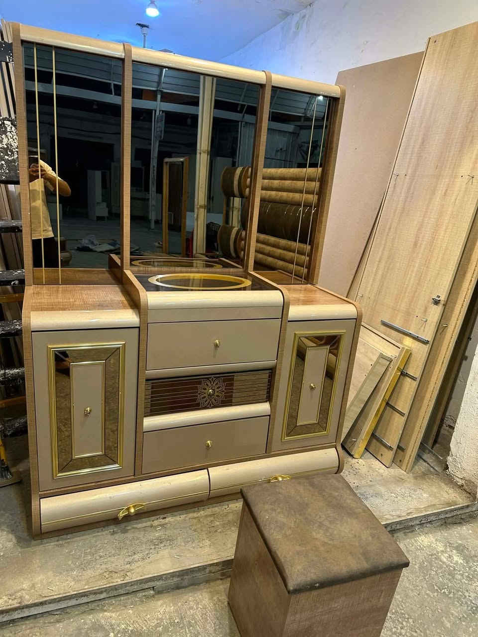 غرفه تركي ملكيه اصليه  11قطعه تركي اصلي نظافه 95 واصل شد او نقل


**إذا كنت صاحب هذا الإعلان وتريد حذفه لأي سبب، رجاءا أرسل رسالة إلى الدعم الفني**