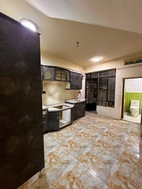 للايجار في السيدية بيت مساحة 50م يحتوي على غرفتين نوم صالة ومطبخ وخدما...