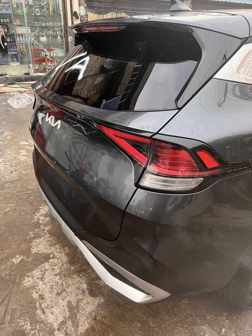 بسم الله الرحمن الرحيم كيا سبورتج موديل24.    المواصفات EX السياره فول ماعدا الفتحه لون سيارة نفطي ممشه السيارة 5 الف حادث سيارة جاملغ تبديل نفس لون ول بنيد ربعه مصبوغ المحرك 2500 سيارة بدون رقم  ترقم جميع المحافضات سيارة جاهزه ماناقصه شي سيارة بيها نقص ايرباك الدشبول السعر 175 بيه مجال الستفسار ***********
