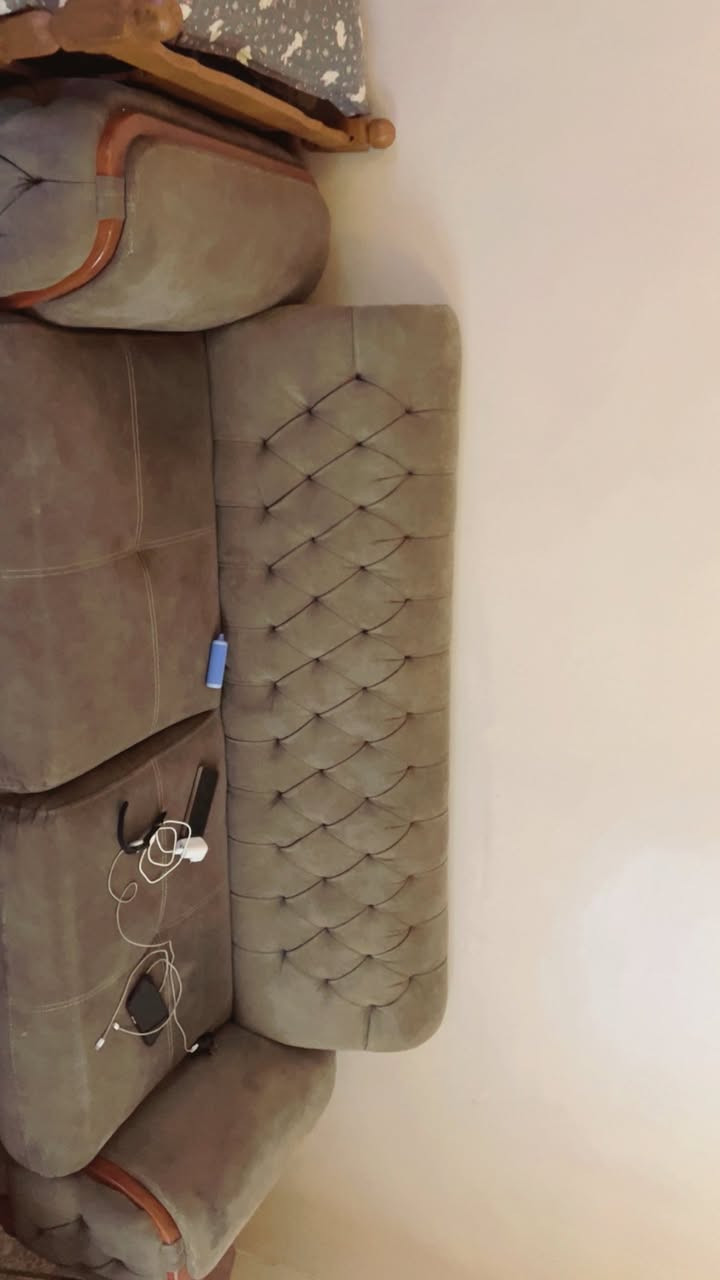 ثريات وتخم للبيع عنوان بغداد المنصور
*********** الاسم حسين
