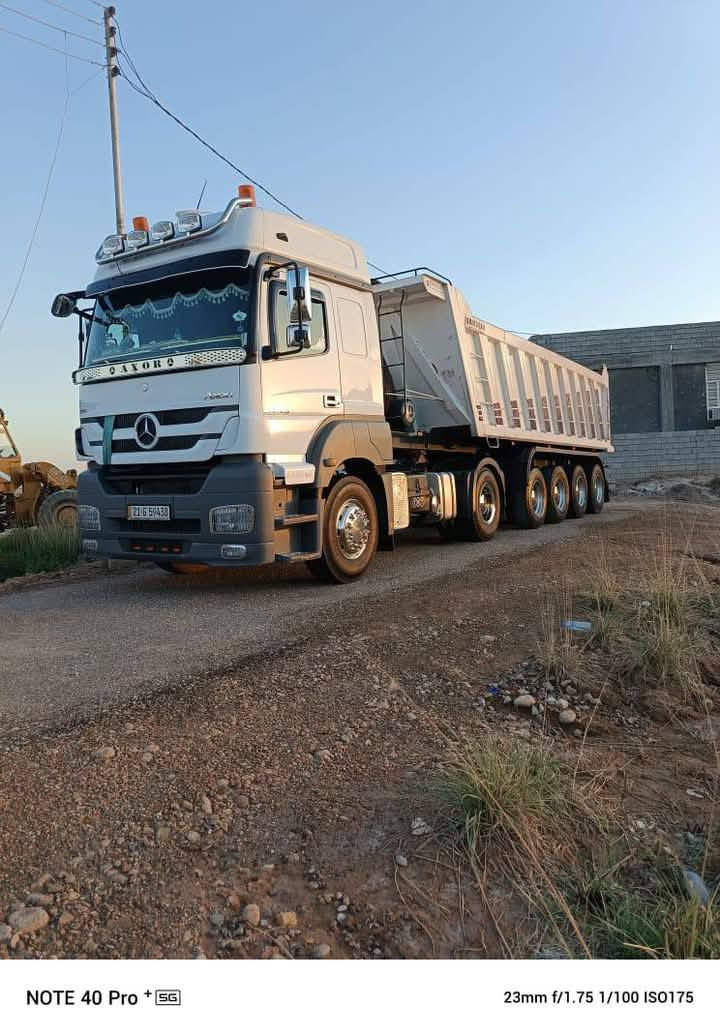 السلام عليكم للبيع اكسور موديل ٢٠٠٦ بسمي مربوطه قلاب ثلاث دناكير جاهزه ما عايزه شي السياره خير من الله عارضينها ٢٠٠دفترين *********** فقط الراس
