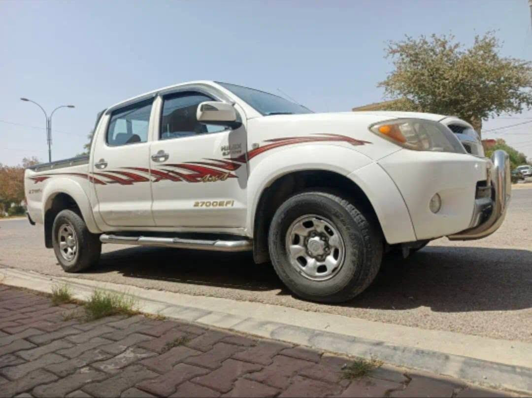 سلام عليكم مرزي خليجي موديل 8
رقم اربيل بسمي
بطاقة بانزين بيها 
باقي التفاصيل عل رقم ***********
