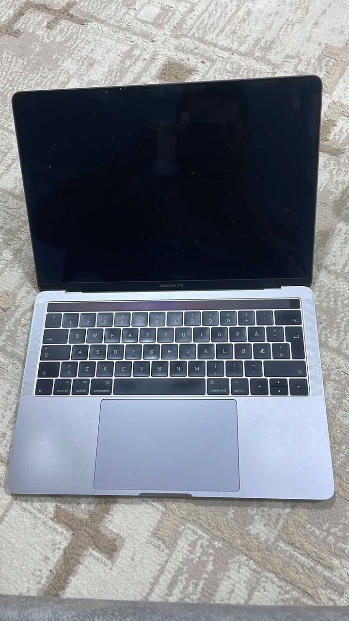 Ram 16
Core i7
Hard 1 Tb
Price 650000


**إذا كنت صاحب هذا الإعلان وتريد حذفه لأي سبب، رجاءا أرسل رسالة إلى الدعم الفني**