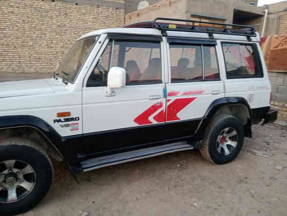 السلام عليكم باجيرو للبيع مديل ٩١ رقم جديد نكليزي محرك ففتي جديد تخم تاير كهربائيات كلهة شغاله سعر ٥٣ وبيهة مجال لشراي  حي طارق شارع الوسط رقم راعي سياره  مكلف بل نشر ***********
