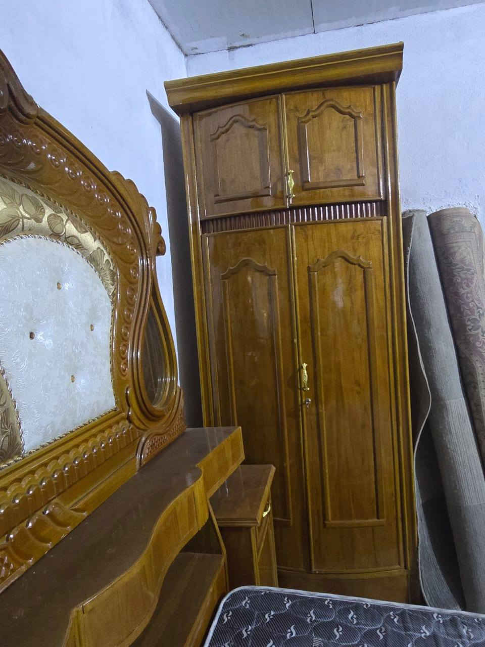 السلام عليكم غرفة للبيع اخت الباكيت سعر(مليون و800) وبيهه مجال عنوان البصرة قضاء المدينة ناحية الهوير هاتف ***********
