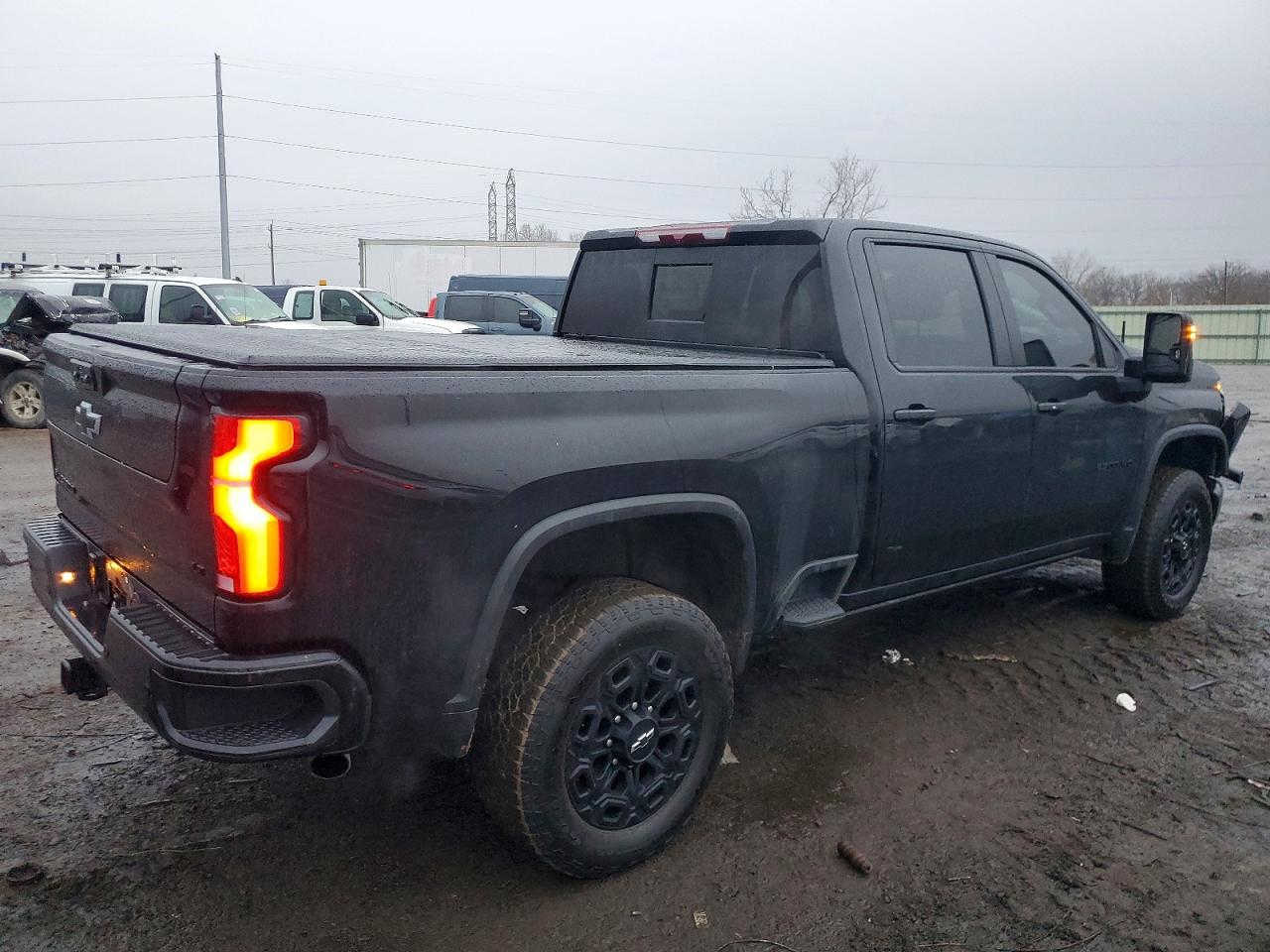 السلام عليكم
نوع السياره: 2024 CHEVROLET SILVERADO K2500 HEAVY DUTY LT

تاريخ المزاد:20/2/2026 
مده الوصول:من 70 يوم الى 90 يوم
السعر:حسب تاريخ المزايده
الضرر و المواصفات:حسب الصور المرفقه
حجم المحرك: 6 سلندر
نقل المتوفر : الأردن - جبل علي - مرسين 
للمزيد من المعلومات الحضور الساعه الرابعه مساء الى مقر الشركه الكائن في بغداد اليرموك مجاور محطه وقود اليرموك
او الاتصال على الرقم التالي
009647817770664
00962799619838
Falah Auto for American and Canadian Auctions


**إذا كنت صاحب هذا الإعلان وتريد حذفه لأي سبب، رجاءا أرسل رسالة إلى الدعم الفني**